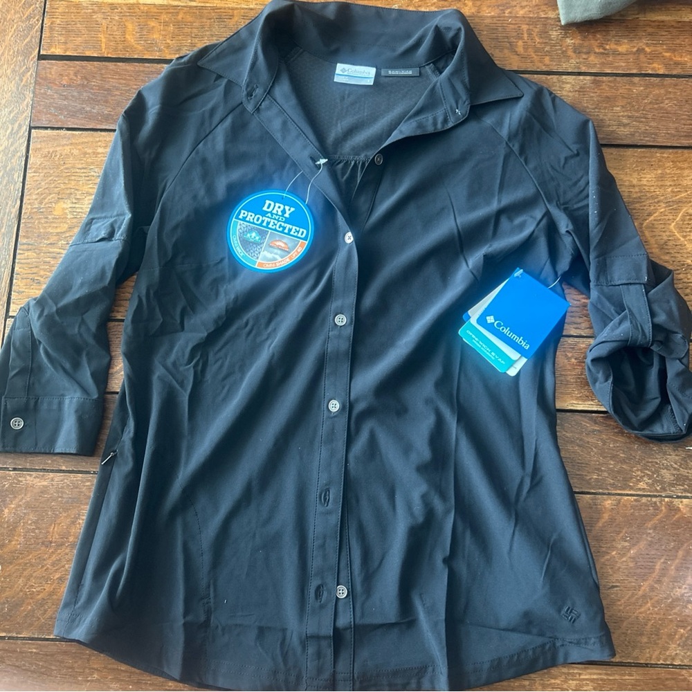 Columbia Black Women's Lightweight Button-Up Sun Shirt
